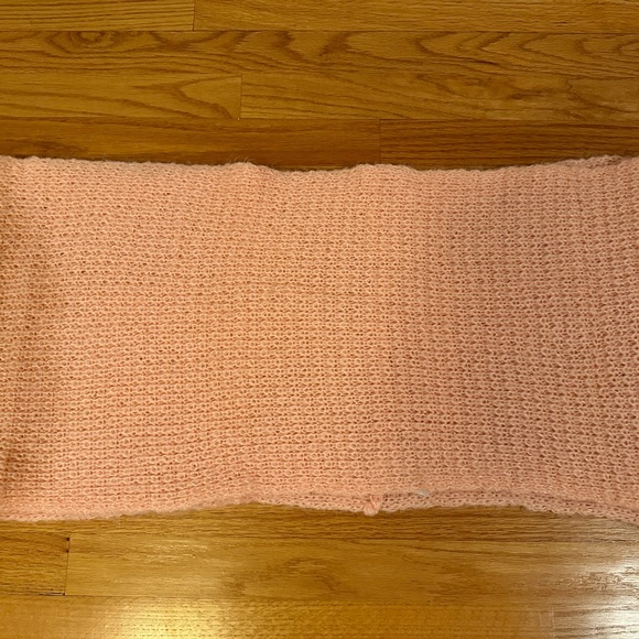 Infinity very soft and cozy peach scarf - Picture 4 of 9